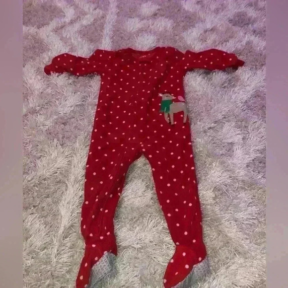 Set of 6 footed pajamas 3 Carters 1 Sesame Street 1 Place 1 Disney size 2T - Picture 3 of 7